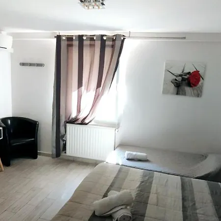 Restaurant Et Soiree Etape Bel Air 2* בלרוק-לה-באינס